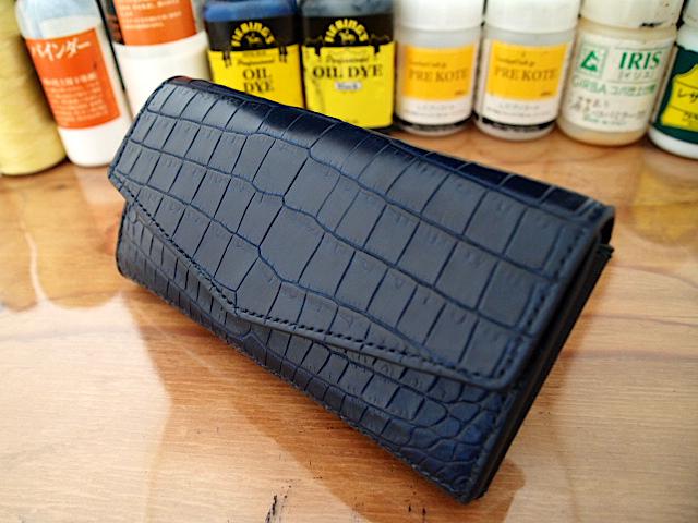 【オーダー】クロコダイルで作る2つ折り/ボタン開閉式のコンパクト長財布 | 3枚目