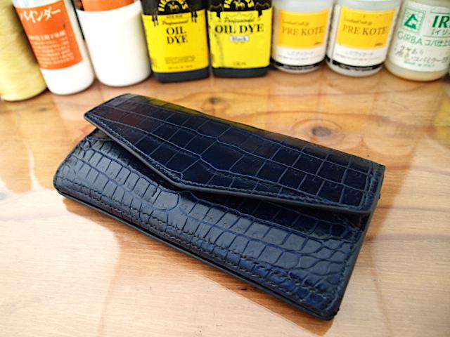 【オーダー】クロコダイルで作る2つ折り/ボタン開閉式のコンパクト長財布 | 4枚目