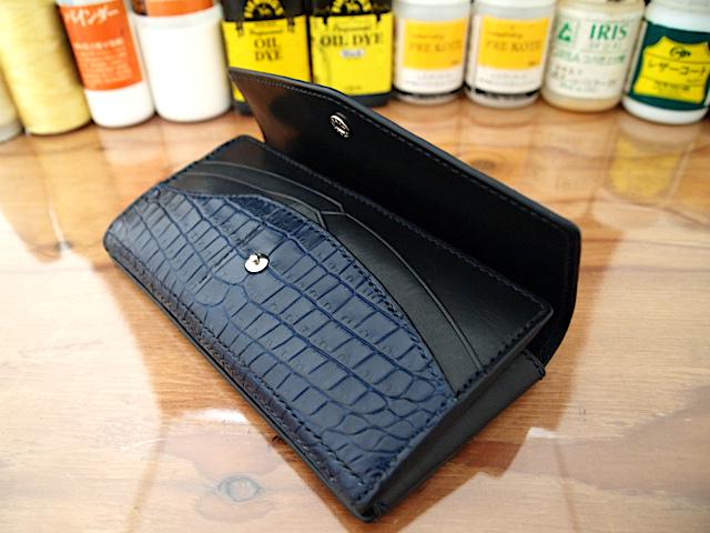 【オーダー】クロコダイルで作る2つ折り/ボタン開閉式のコンパクト長財布 | 5枚目