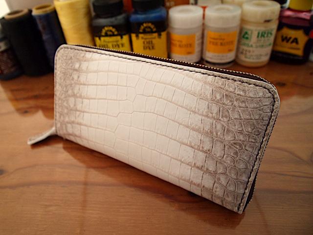 【受注製作】ヒマラヤクロコダイルと内装キャメルで作るラウンドファスナー長財布 | 4枚目
